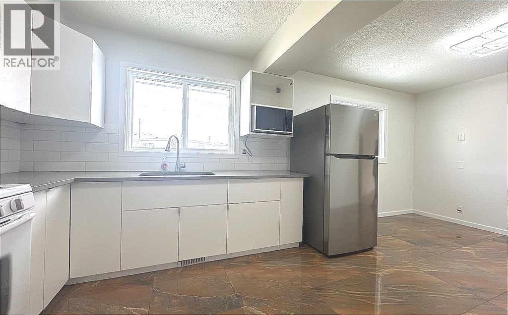 3229 19 Avenue SE, Calgary, Alberta  T2B 0A4 - Photo 9 - A2297440