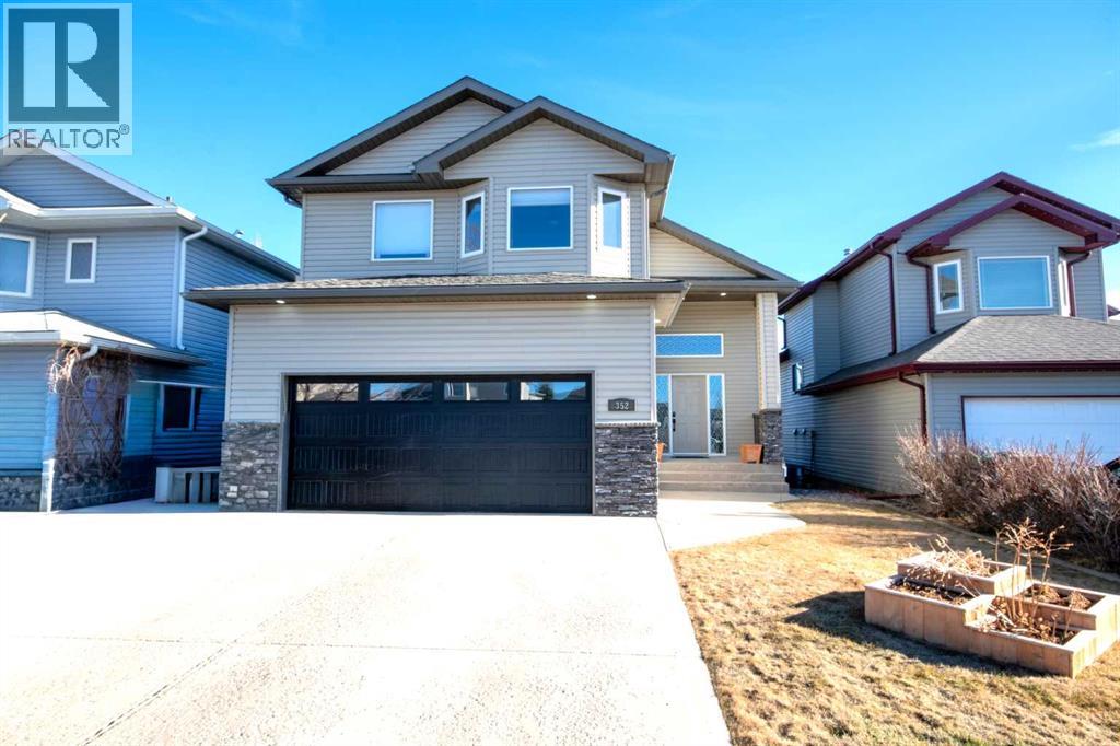 352 Tartan Circle W, Lethbridge, Alberta