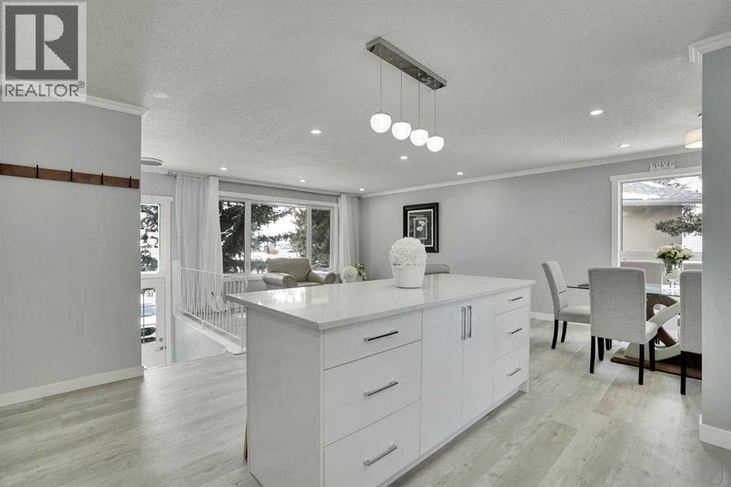 5036 Marshall Road NE, Calgary, Alberta  T2A 2Y8 - Photo 13 - A2298403