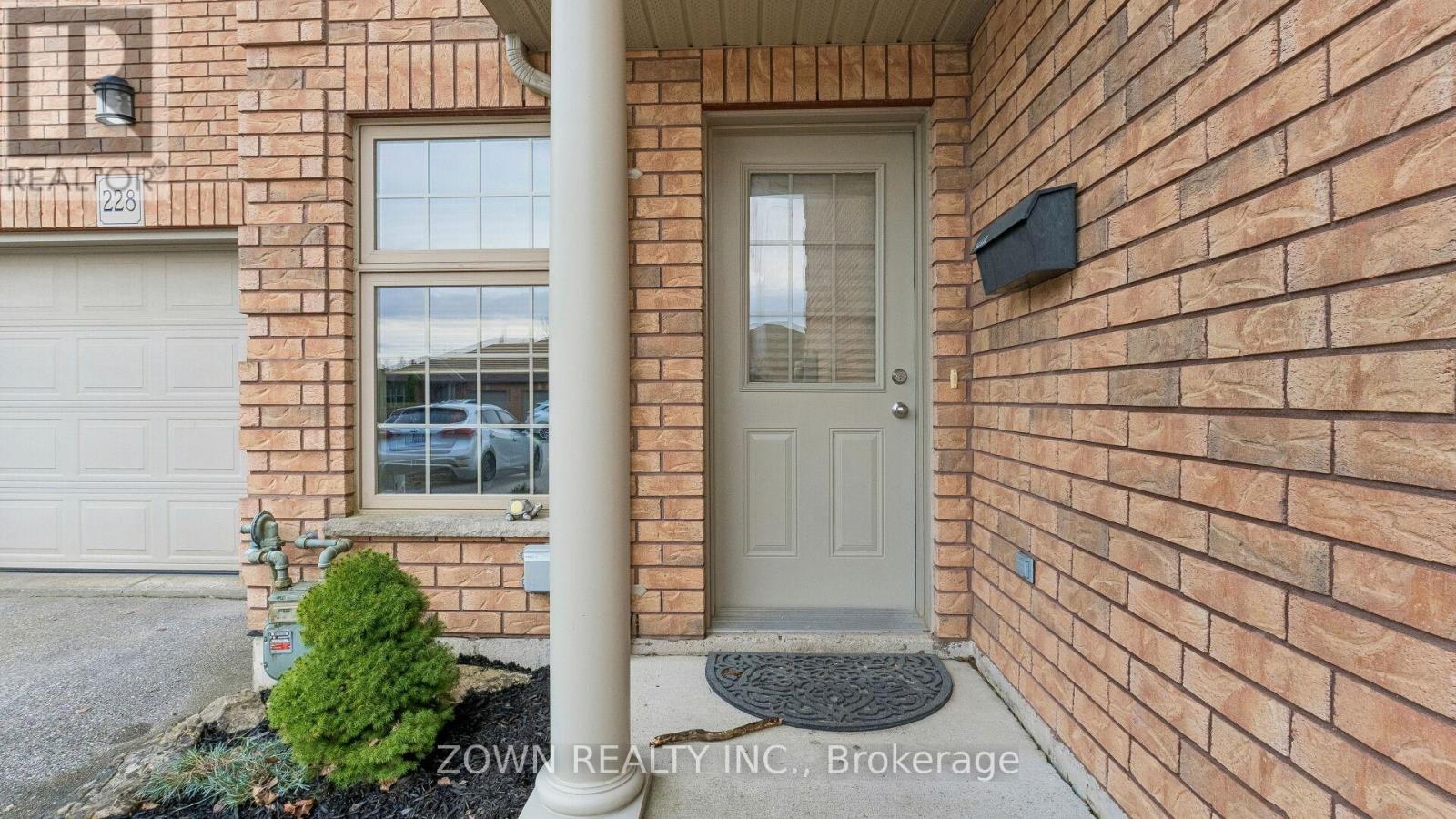 226 Cherry Street, Ingersoll, Ontario  N5C 1J2 - Photo 5 - X12956664