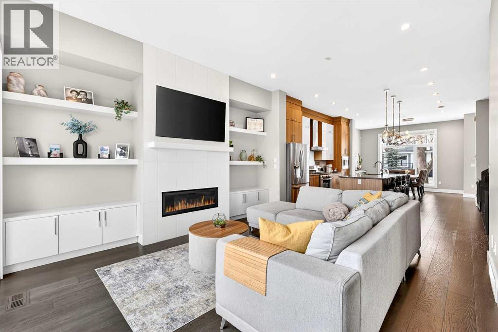 3736 44 Street Sw, Calgary, Alberta  T3E 3S2 - Photo 3 - A2290735