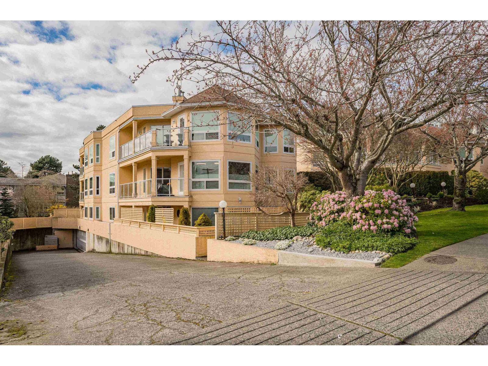 204 1255 BEST STREET, White Rock, British Columbia