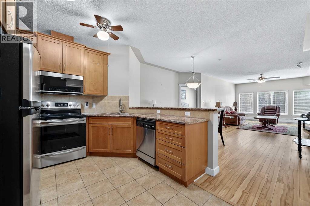 211, 20 Discovery Ridge Close Sw, Calgary, Alberta  T3H 5X4 - Photo 5 - A2285520