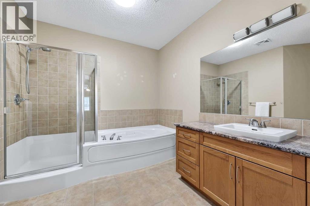 211, 20 Discovery Ridge Close Sw, Calgary, Alberta  T3H 5X4 - Photo 10 - A2285520