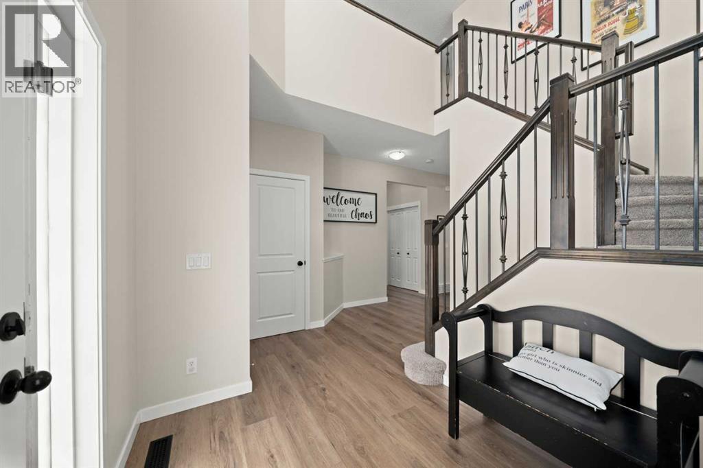 160 Reunion Grove NW, Airdrie, Alberta  T4B 0Z3 - Photo 3 - A2298726