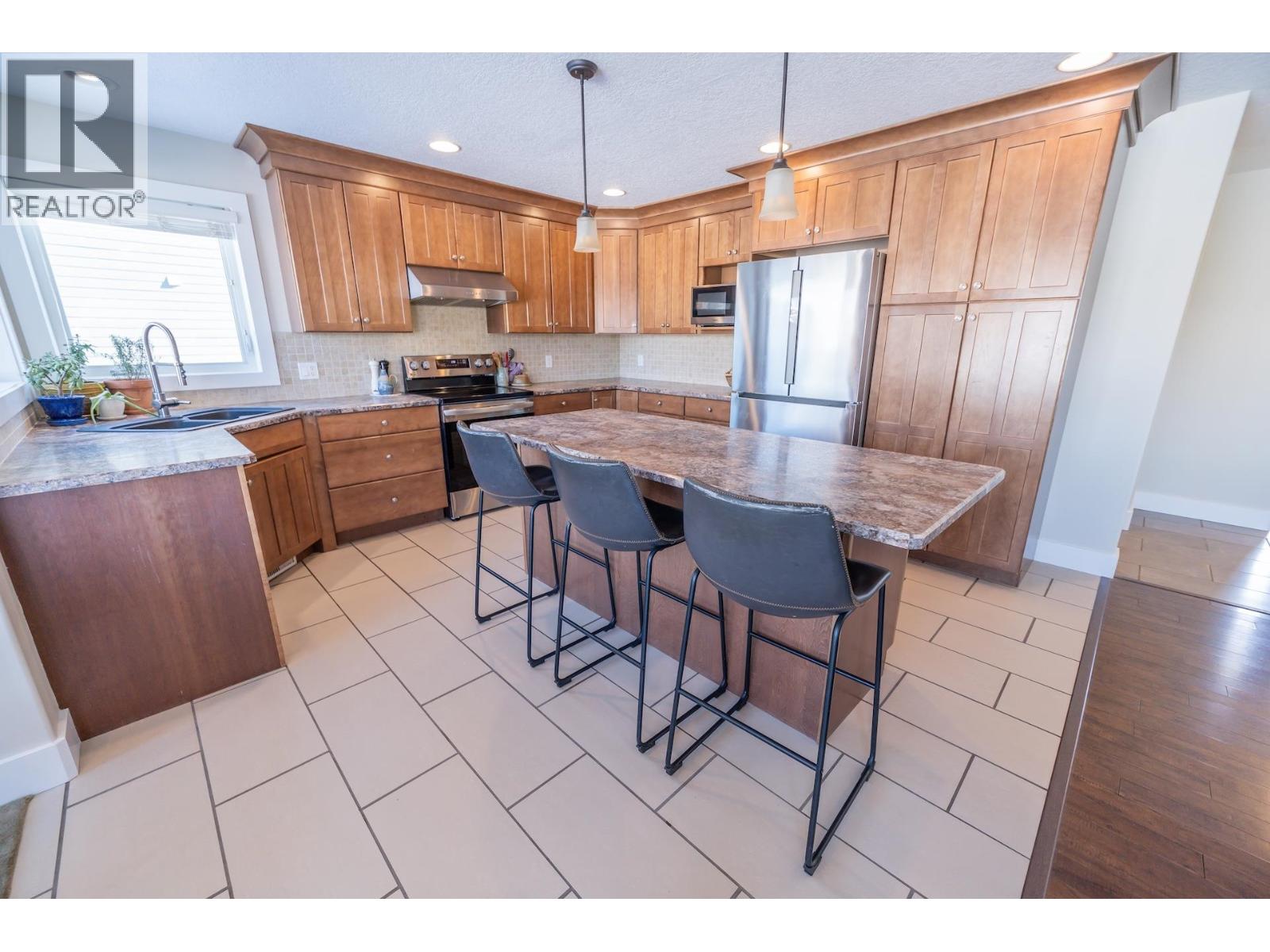 8912 96a Avenue, Fort St. John, British Columbia  V1J 5E1 - Photo 11 - R3106595