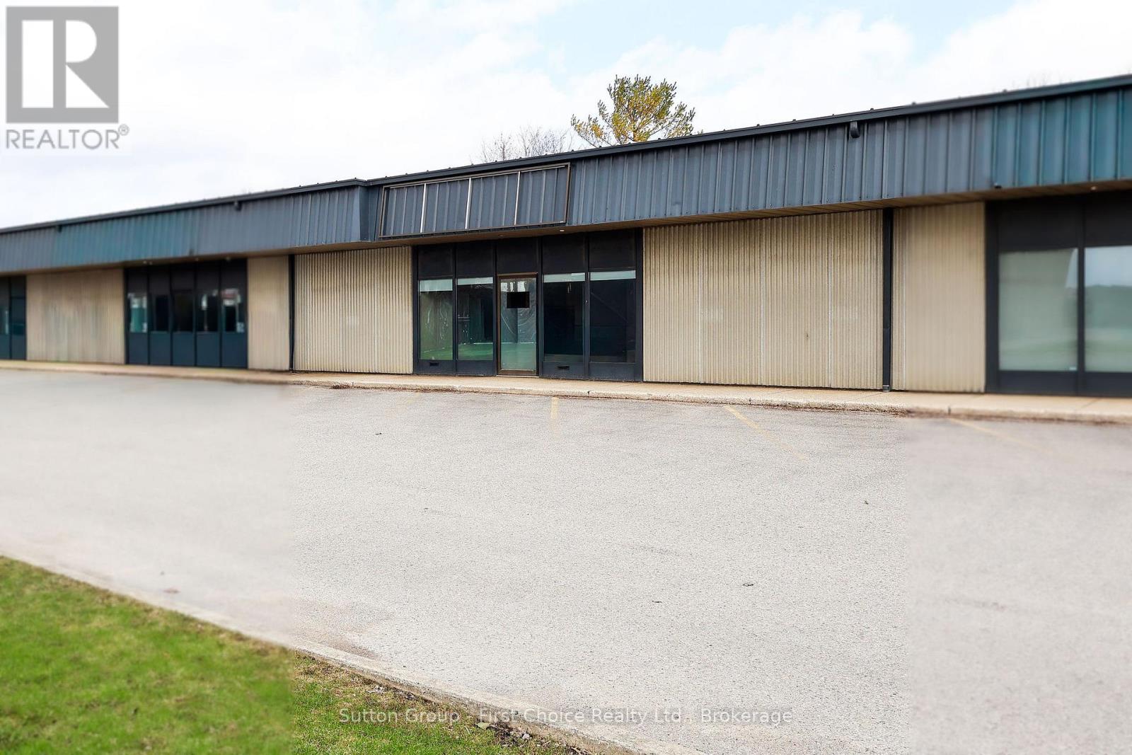 544 Huron Street, Stratford, Ontario  N5A 5T9 - Photo 3 - X12738596