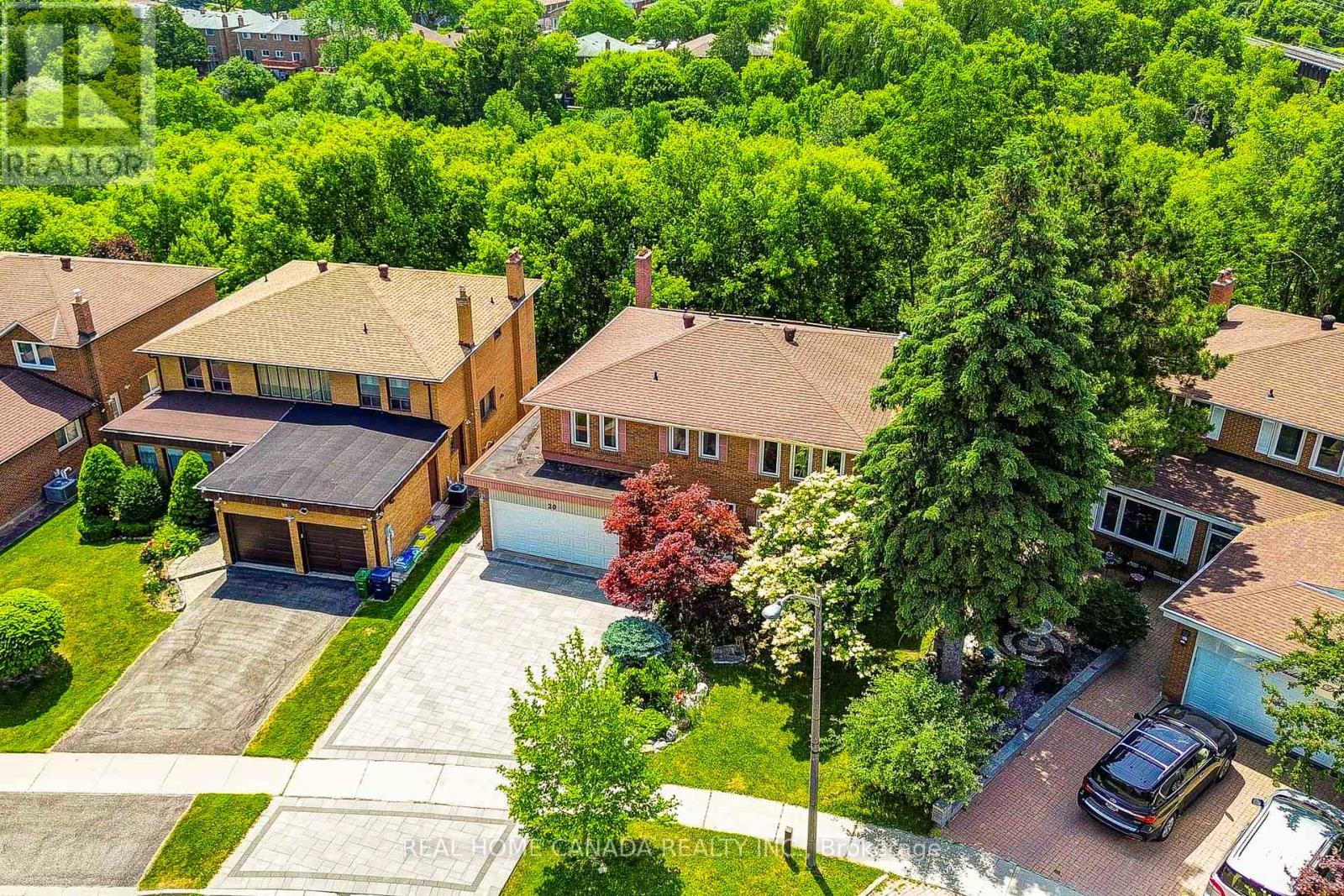 20 Saddletree Drive, Toronto, Ontario  M2H 3L3 - Photo 4 - C12956638