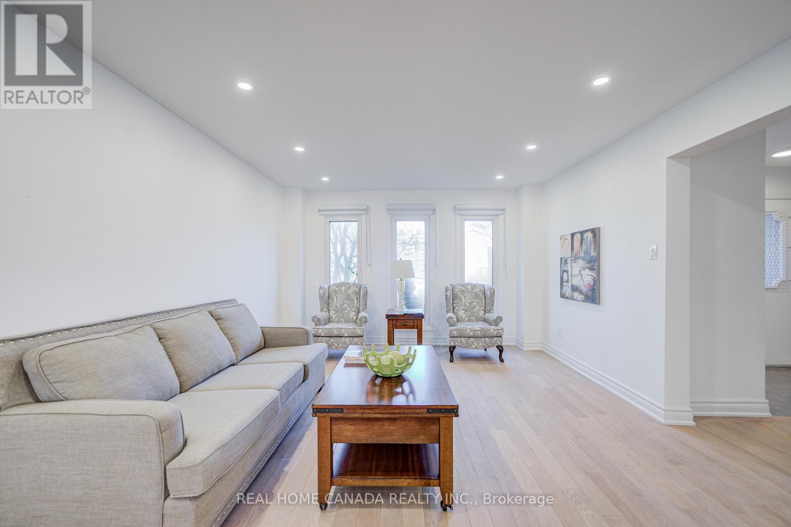 20 Saddletree Drive, Toronto, Ontario  M2H 3L3 - Photo 5 - C12956638