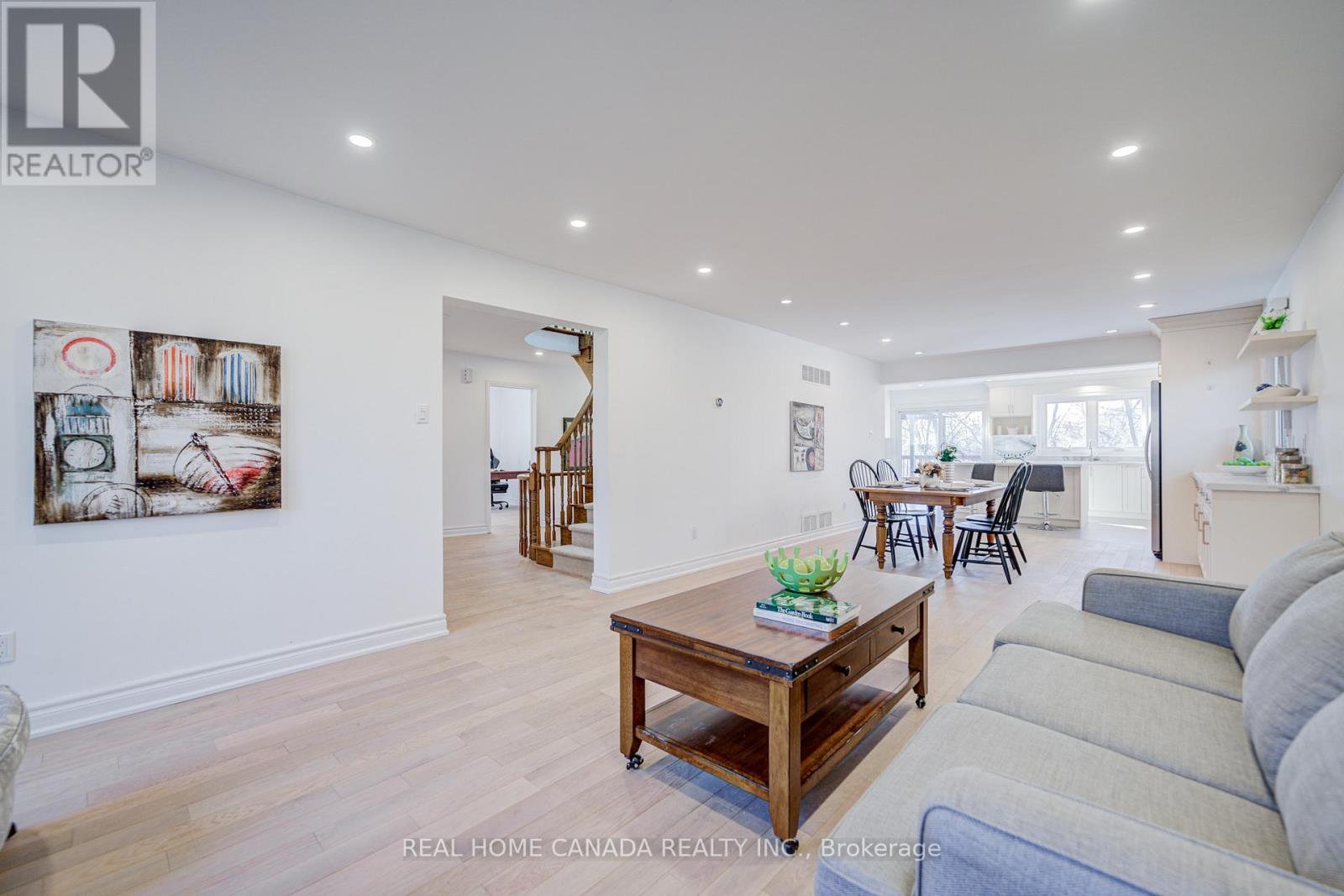 20 Saddletree Drive, Toronto, Ontario  M2H 3L3 - Photo 7 - C12956638