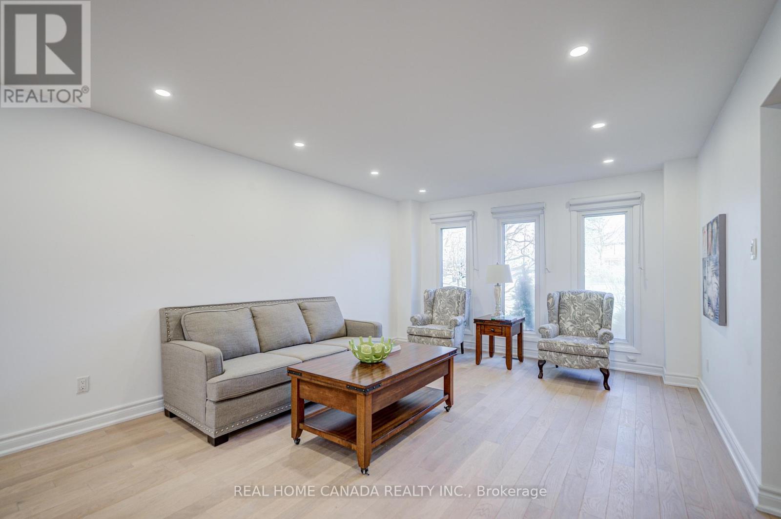 20 Saddletree Drive, Toronto, Ontario  M2H 3L3 - Photo 6 - C12956638