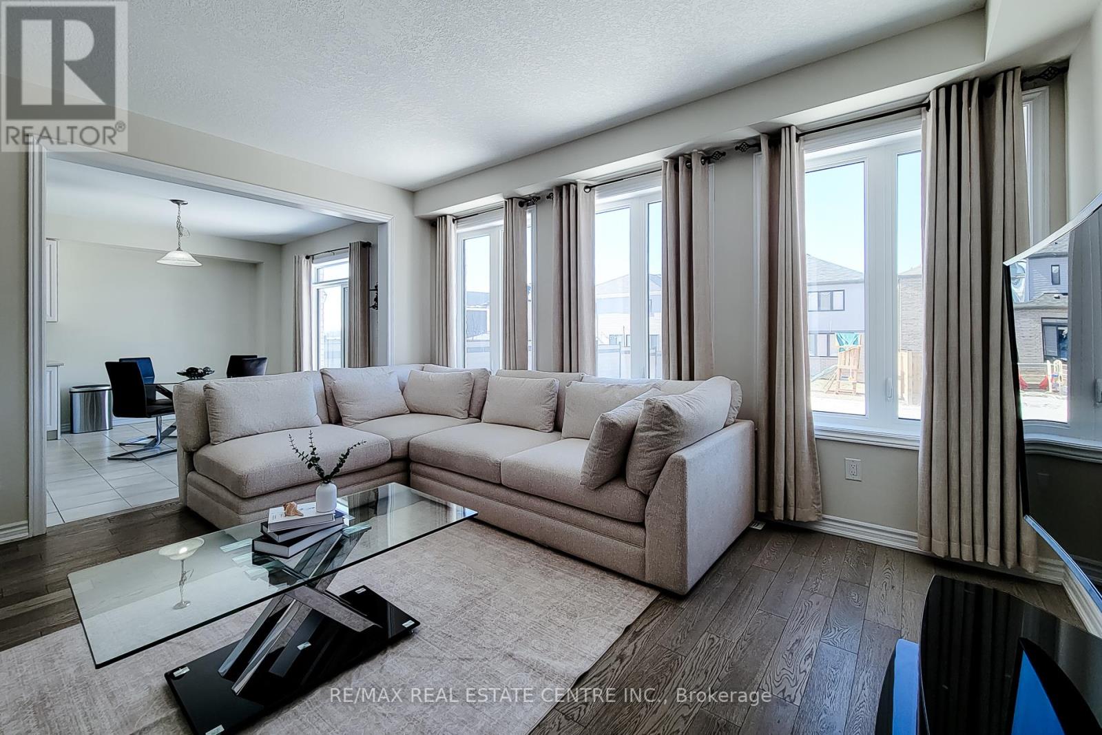 23 Hawick Crescent, Haldimand, Ontario  N3W 0G6 - Photo 12 - X12852802