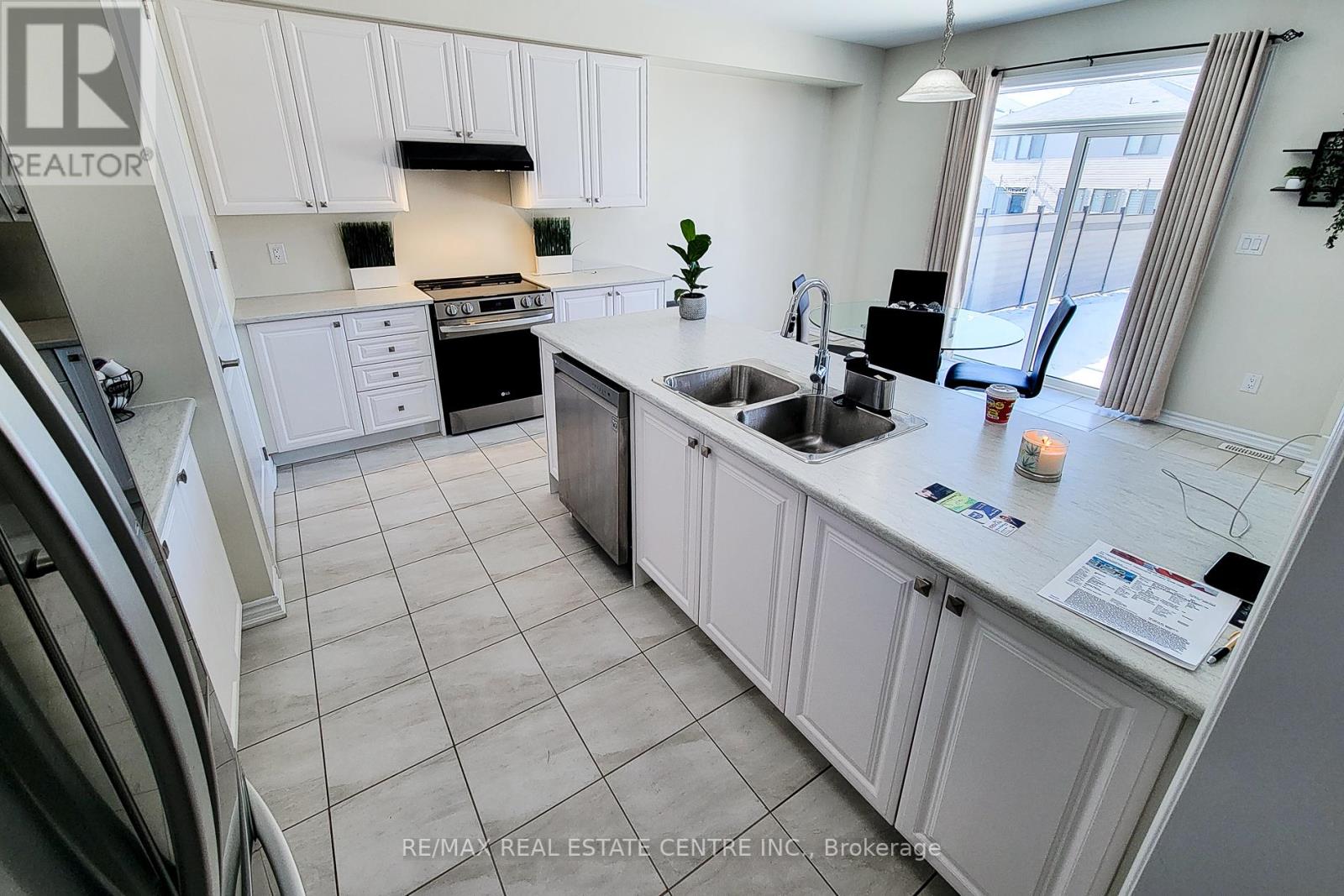 23 Hawick Crescent, Haldimand, Ontario  N3W 0G6 - Photo 19 - X12852802