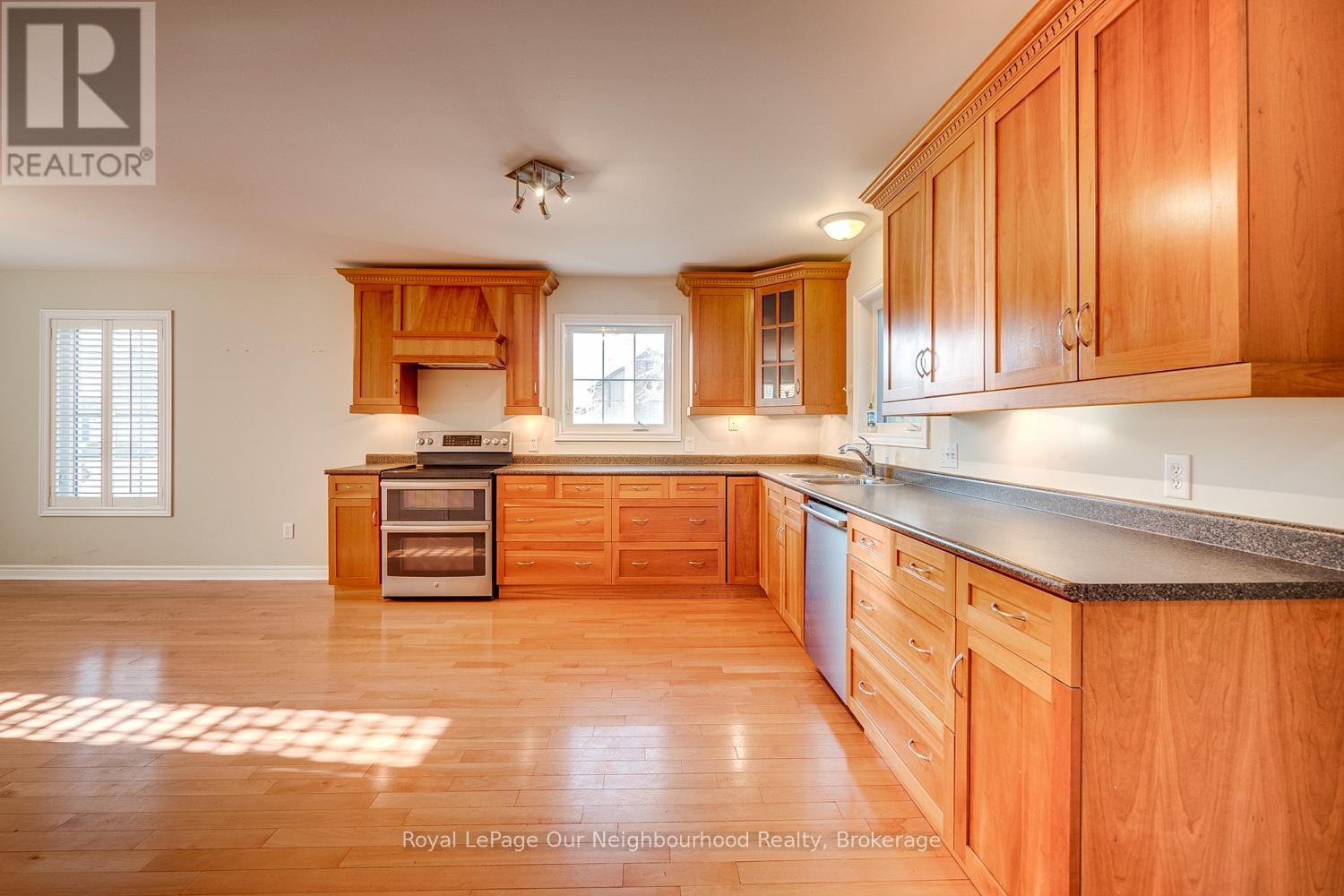 51 Main Street N, Milton, Ontario  L0P 1B0 - Photo 12 - W12956500