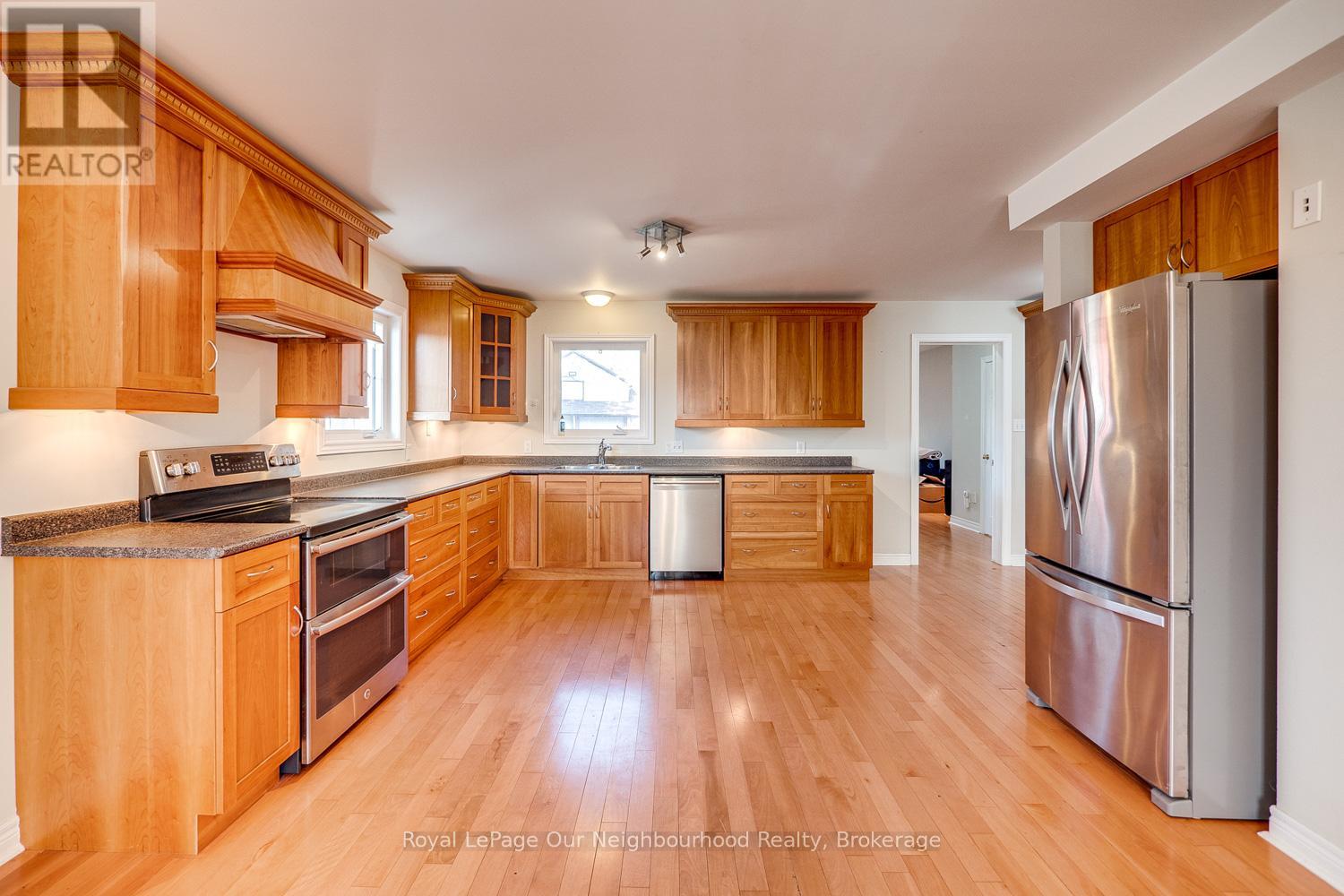 51 Main Street N, Milton, Ontario  L0P 1B0 - Photo 11 - W12956500