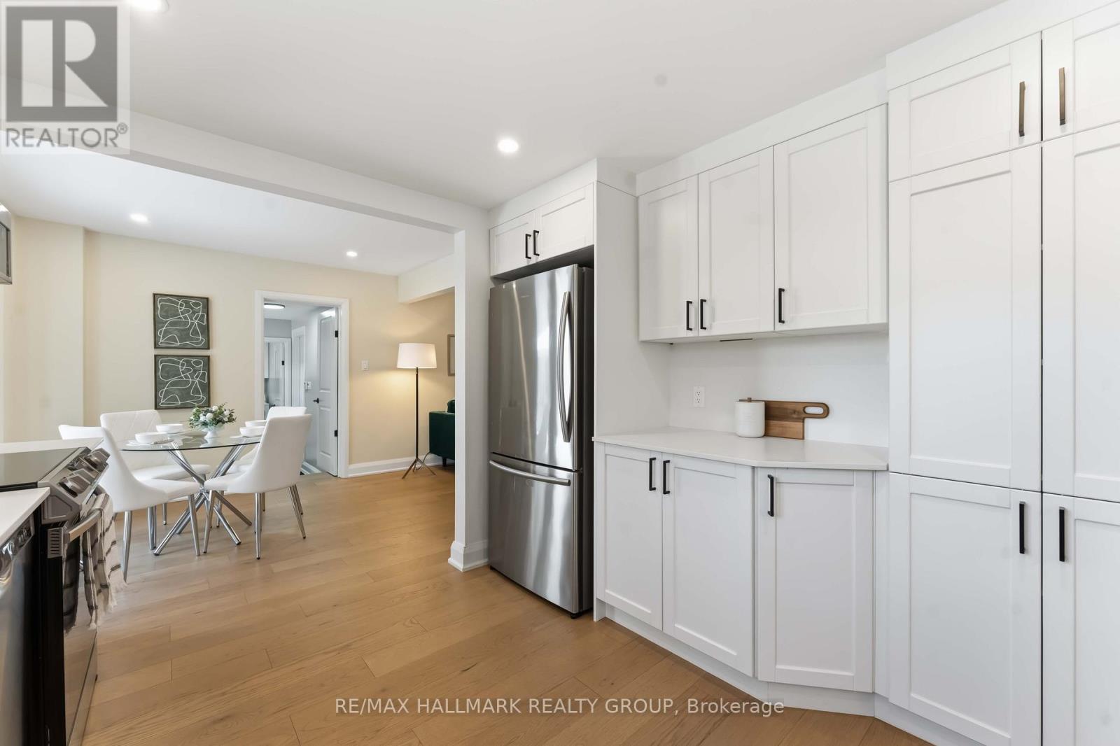 19 Kingsford Crescent, Ottawa, Ontario  K2K 1T5 - Photo 11 - X12901600