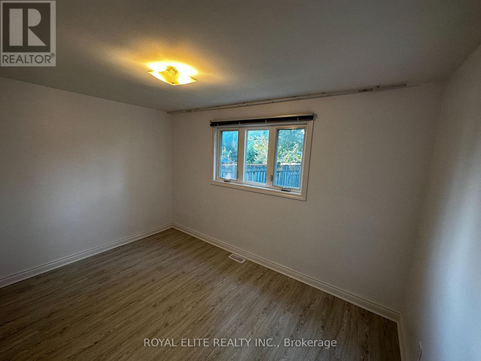 Main Floor Only - 195 Penn Avenue, Newmarket, Ontario  L3Y 2S4 - Photo 10 - N12956676