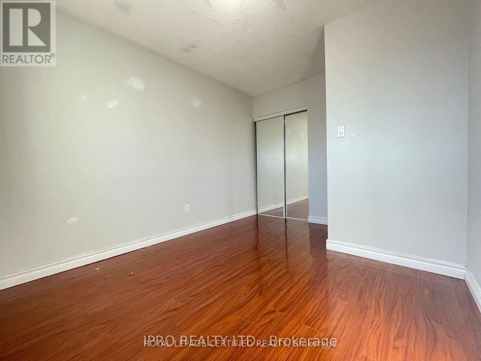 Upper - 498 Daralea Heights, Mississauga, Ontario  L5A 3H8 - Photo 10 - W12956688