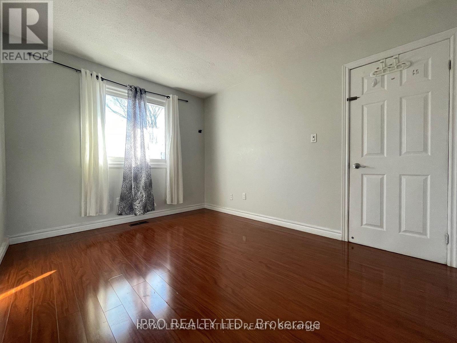 Upper - 498 Daralea Heights, Mississauga, Ontario  L5A 3H8 - Photo 13 - W12956688