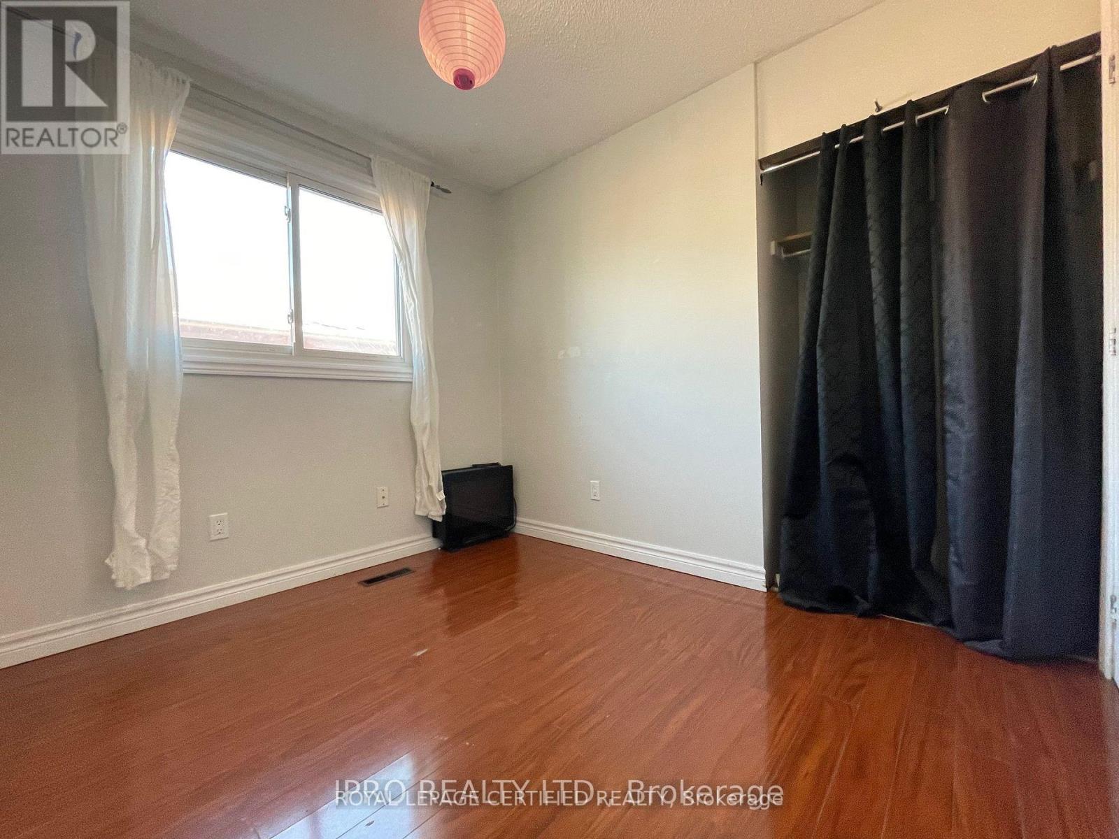 Upper - 498 Daralea Heights, Mississauga, Ontario  L5A 3H8 - Photo 17 - W12956688