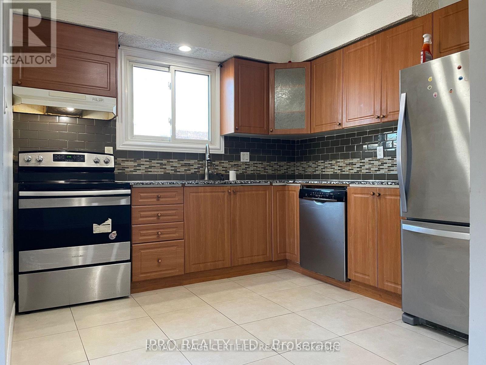 Upper - 498 Daralea Heights, Mississauga, Ontario  L5A 3H8 - Photo 5 - W12956688