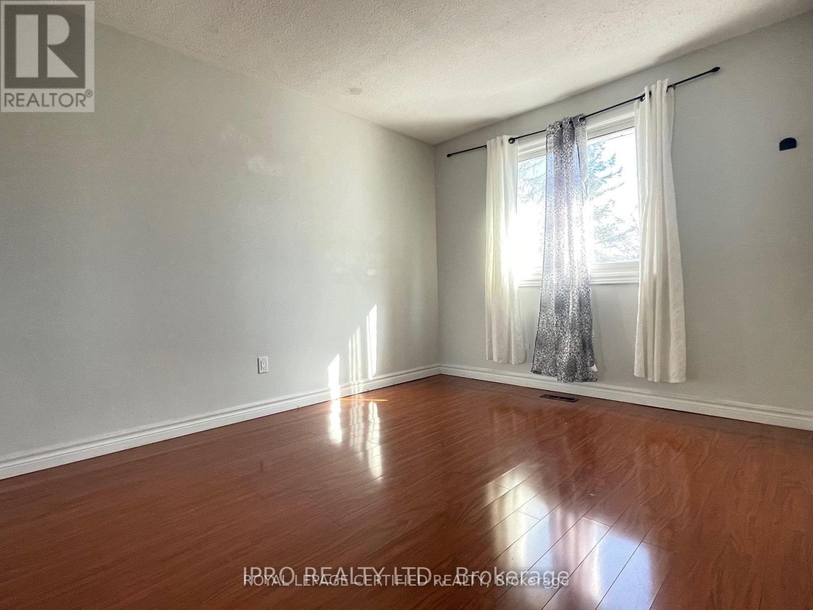 Upper - 498 Daralea Heights, Mississauga, Ontario  L5A 3H8 - Photo 6 - W12956688