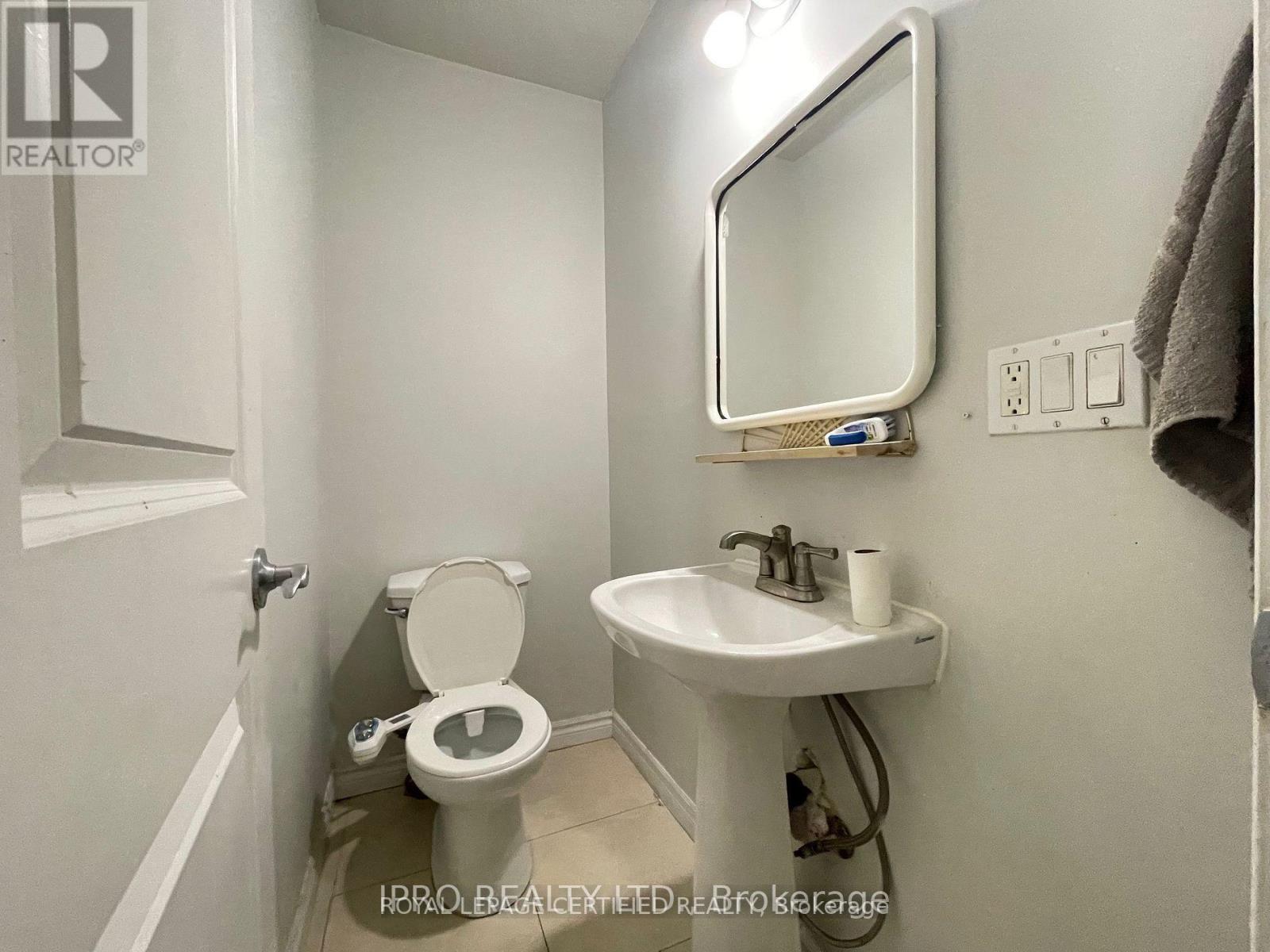 Upper - 498 Daralea Heights, Mississauga, Ontario  L5A 3H8 - Photo 7 - W12956688