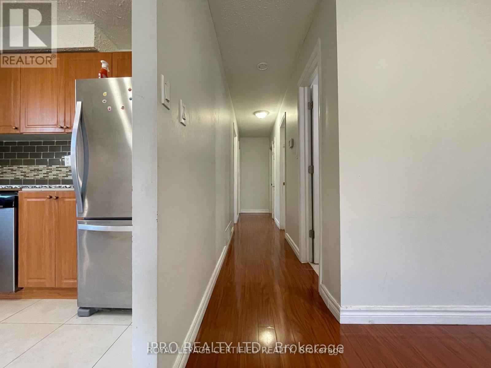 Upper - 498 Daralea Heights, Mississauga, Ontario  L5A 3H8 - Photo 8 - W12956688