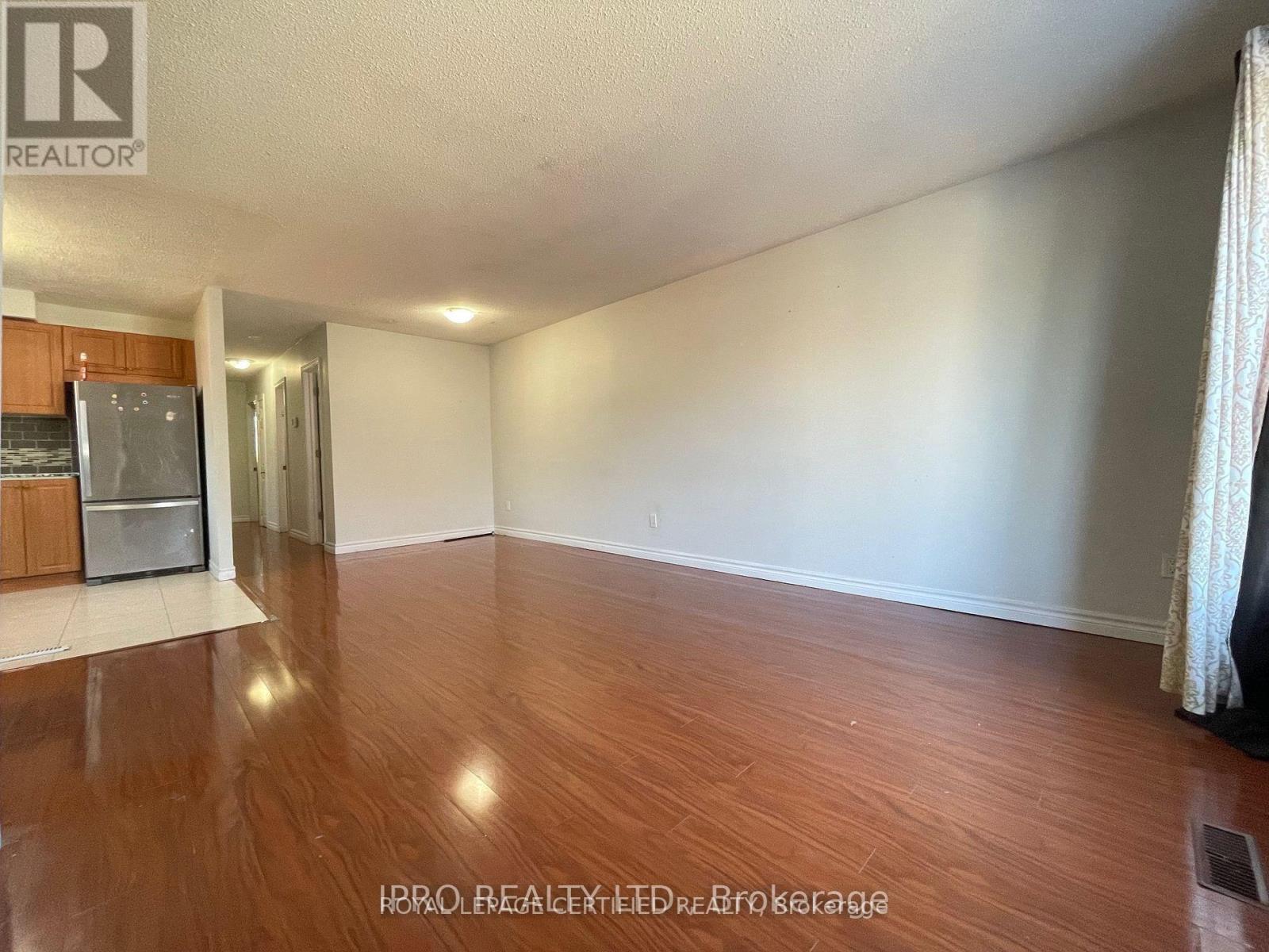 Upper - 498 Daralea Heights, Mississauga, Ontario  L5A 3H8 - Photo 9 - W12956688