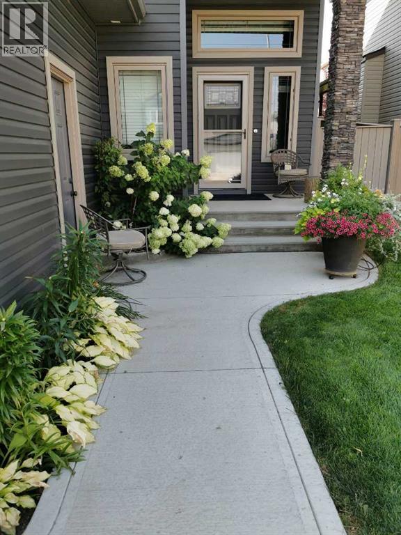 324 Ranchview Court Ne, Medicine Hat, Alberta  T1C 0G4 - Photo 4 - A2294282