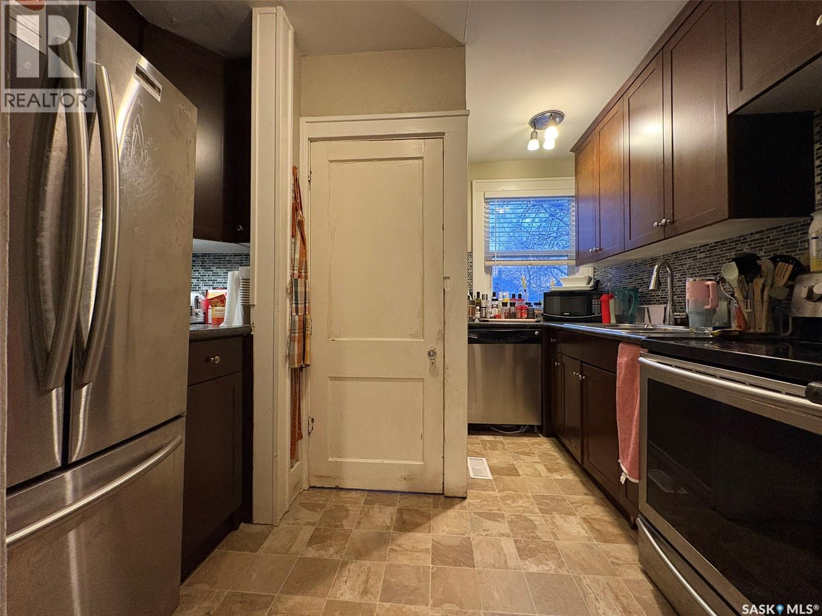 2470 Wallace Street, Regina, Saskatchewan  S4N 4B3 - Photo 9 - SK032071