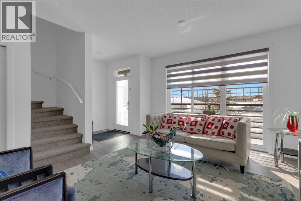 352 BELMONT Avenue SW, Calgary, Alberta