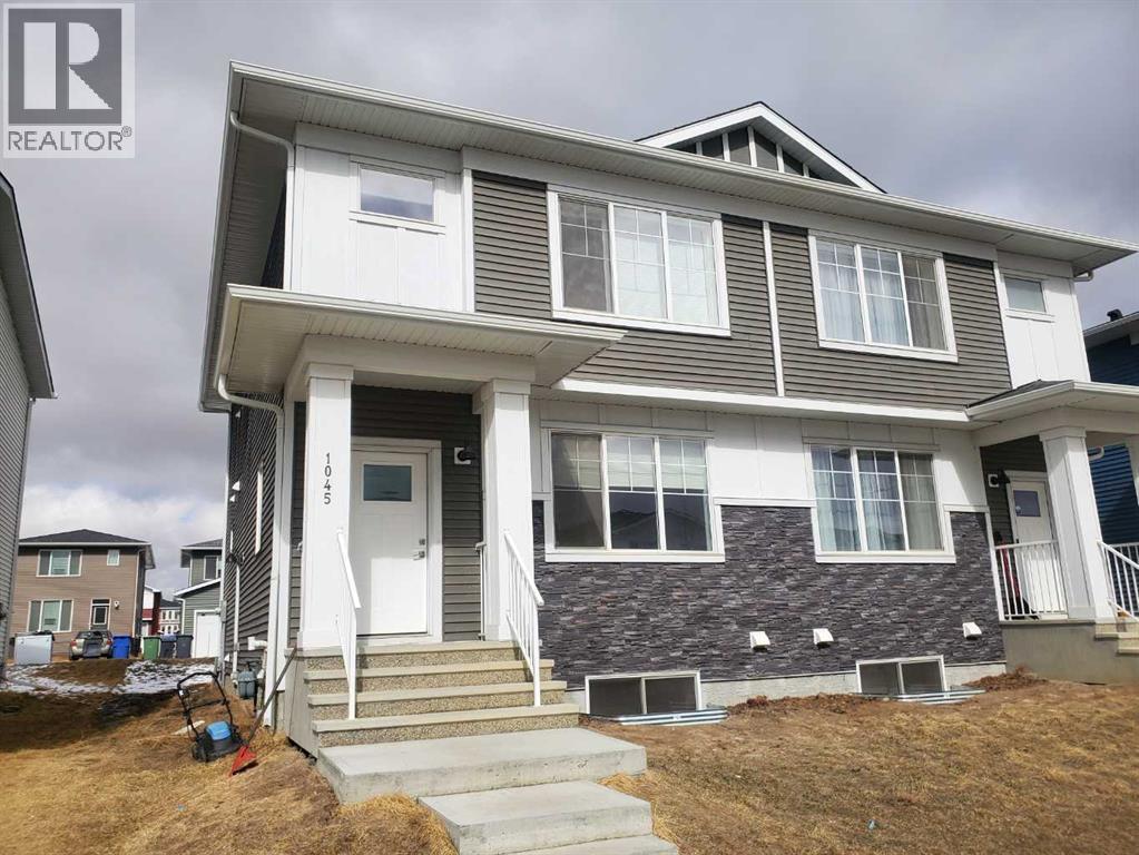 1045 West Lakeview Drive, Chestermere, Alberta