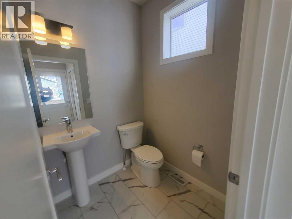 1045 West Lakeview Drive, Chestermere, Alberta  T1X 2T2 - Photo 16 - A2298127