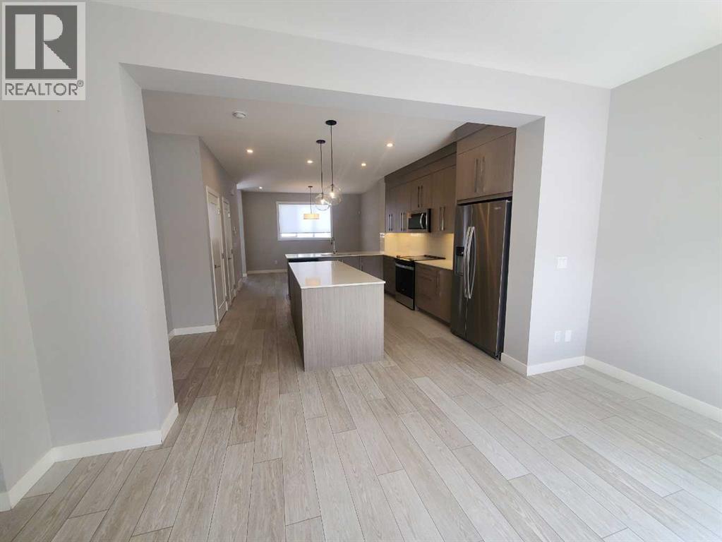 1045 West Lakeview Drive, Chestermere, Alberta  T1X 2T2 - Photo 2 - A2298127