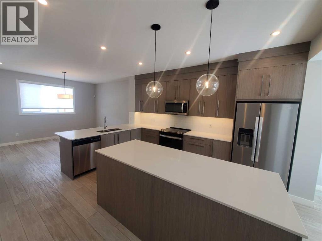 1045 West Lakeview Drive, Chestermere, Alberta  T1X 2T2 - Photo 6 - A2298127