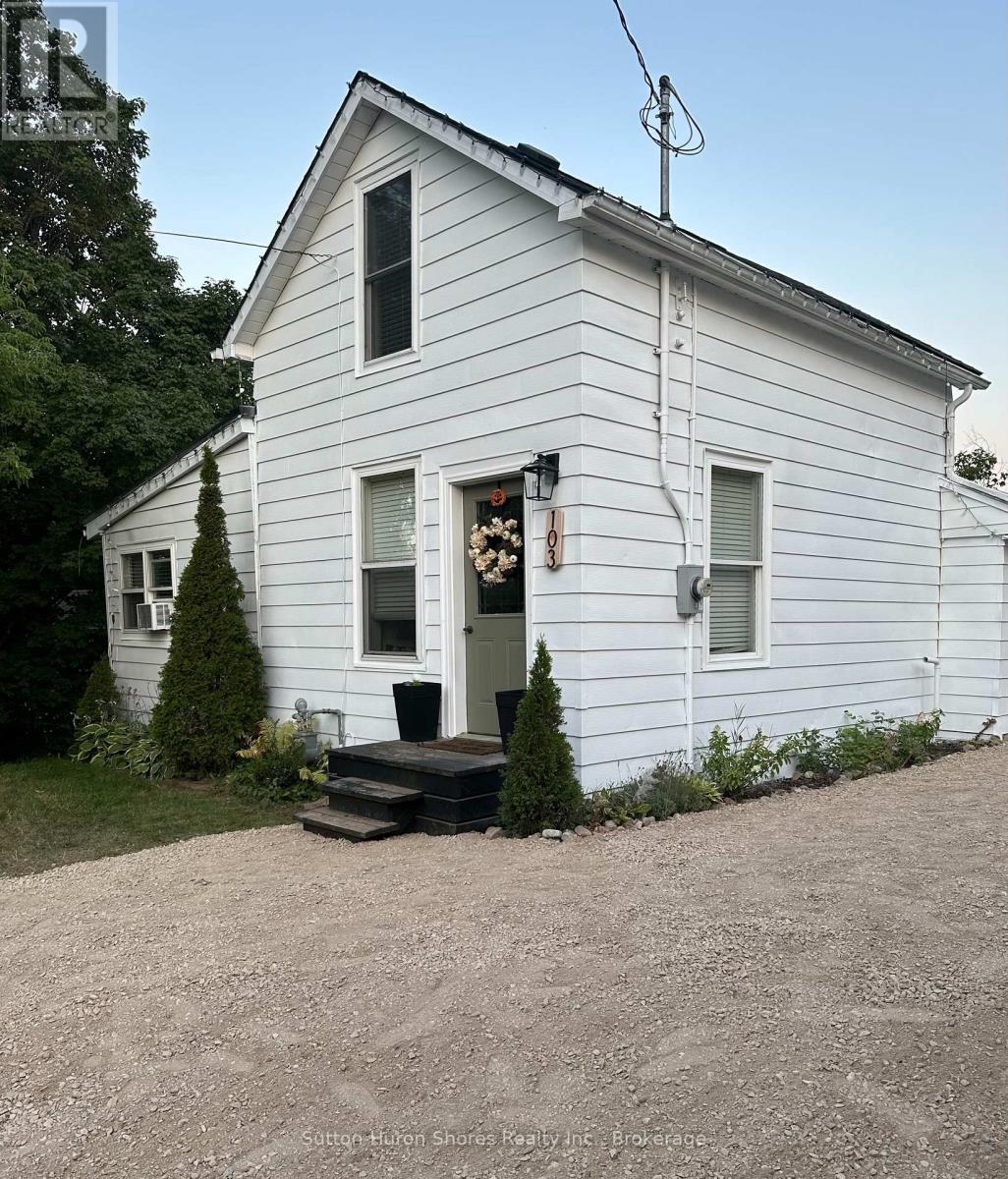 103 Amelia Street, Brockton, Ontario  N0G 2V0 - Photo 3 - X12833890