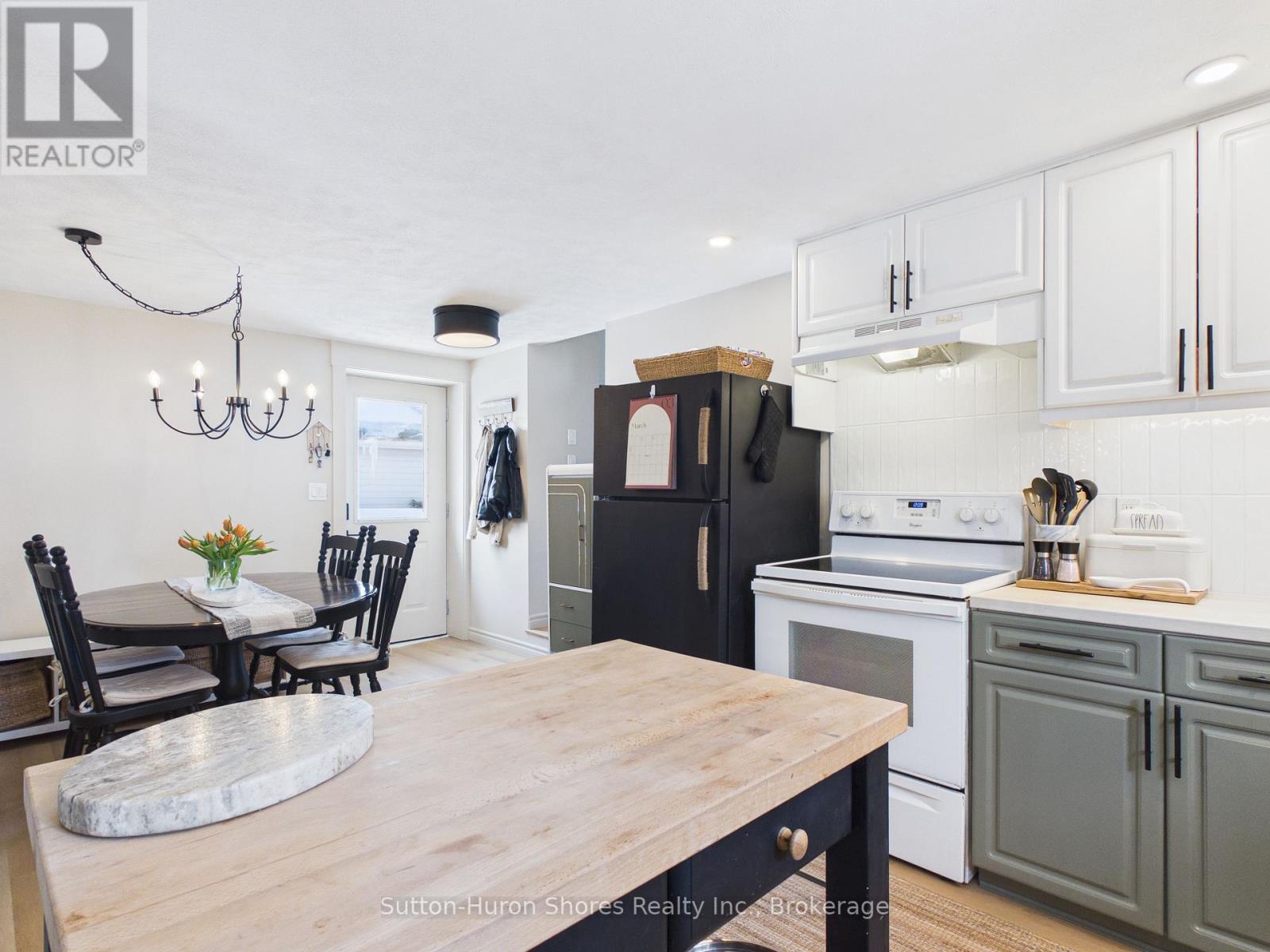 103 Amelia Street, Brockton, Ontario  N0G 2V0 - Photo 9 - X12833890