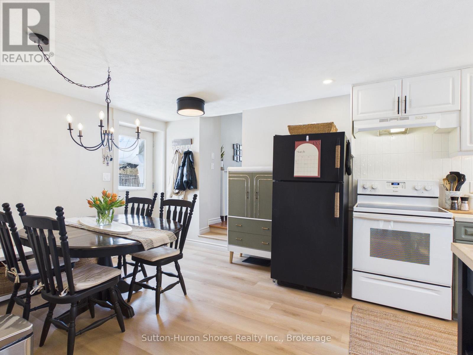 103 Amelia Street, Brockton, Ontario  N0G 2V0 - Photo 8 - X12833890