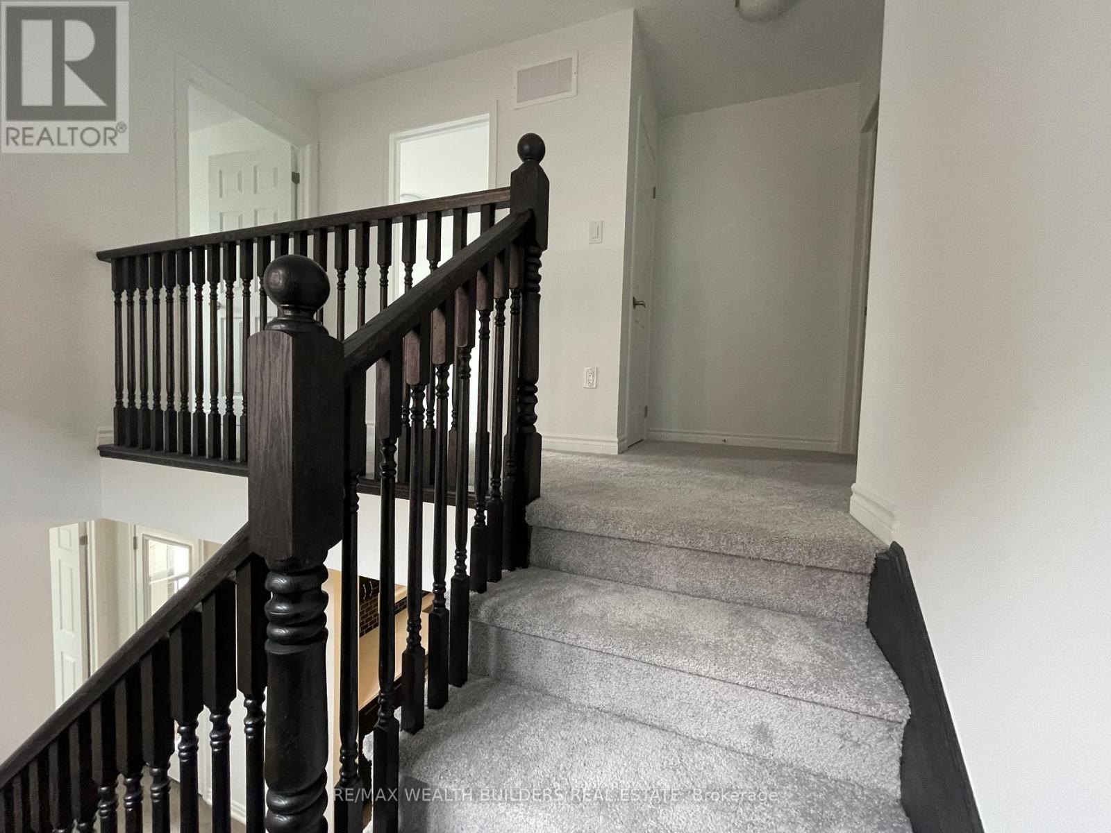 1260 Wintergreen Place, Milton, Ontario  L9E 1S3 - Photo 15 - W12907514