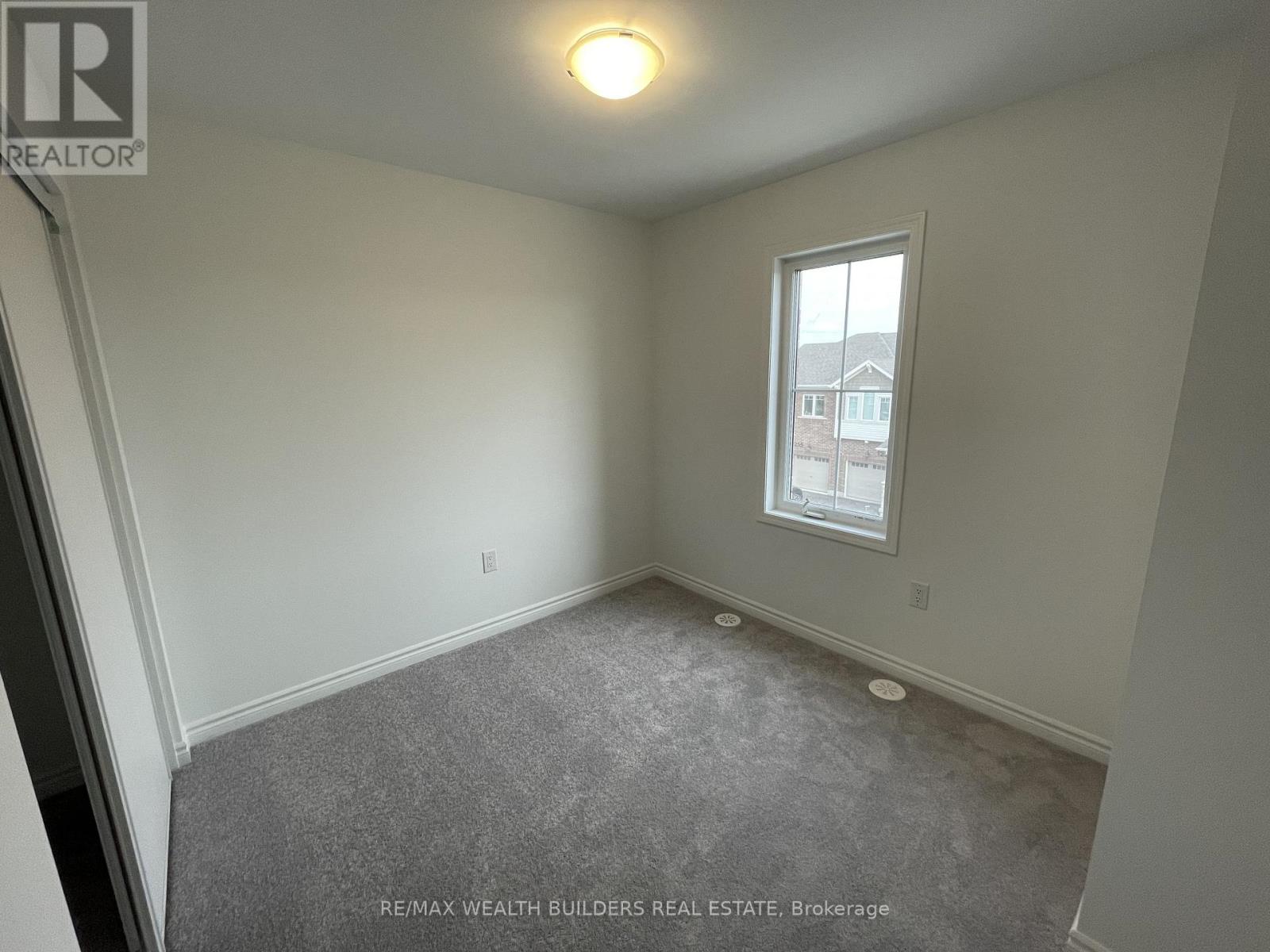 1260 Wintergreen Place, Milton, Ontario  L9E 1S3 - Photo 29 - W12907514