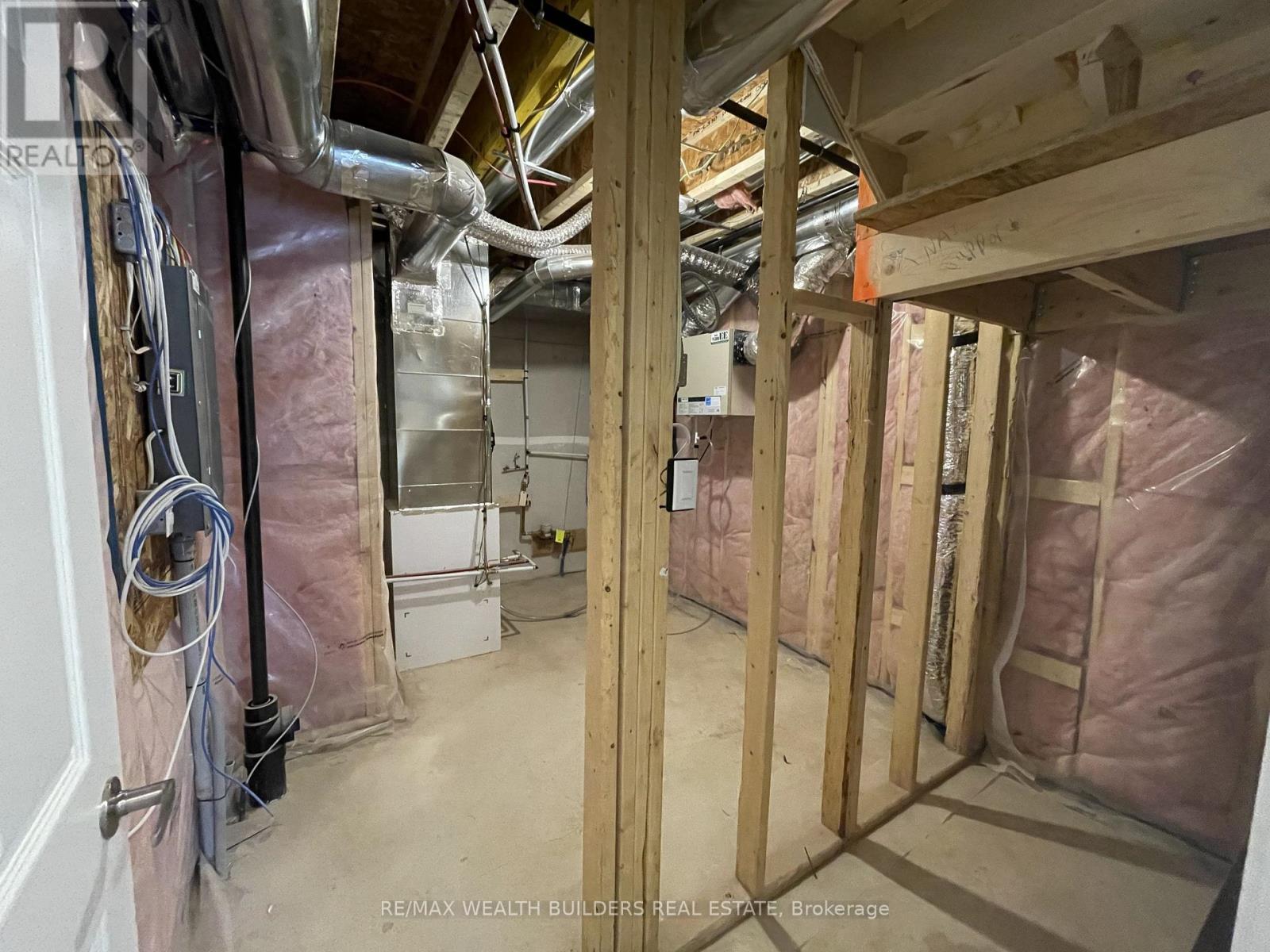 1260 Wintergreen Place, Milton, Ontario  L9E 1S3 - Photo 33 - W12907514