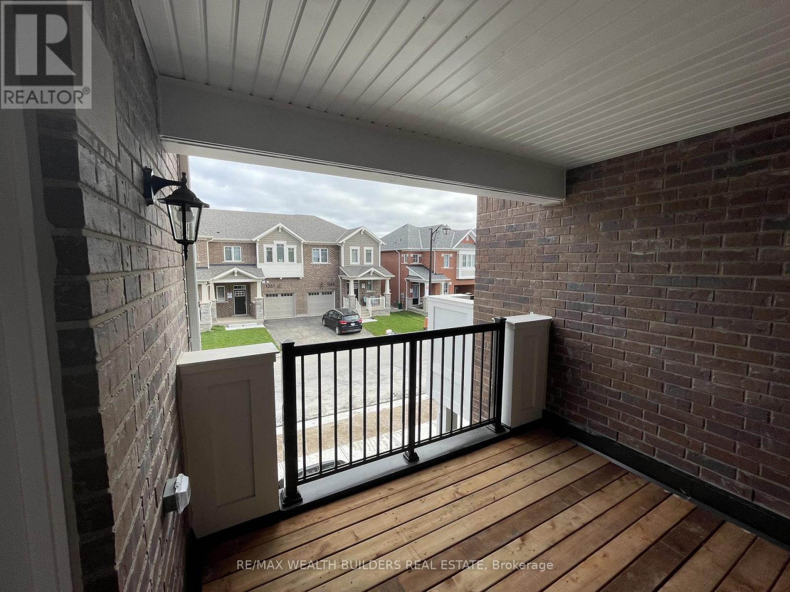 1260 Wintergreen Place, Milton, Ontario  L9E 1S3 - Photo 31 - W12907514