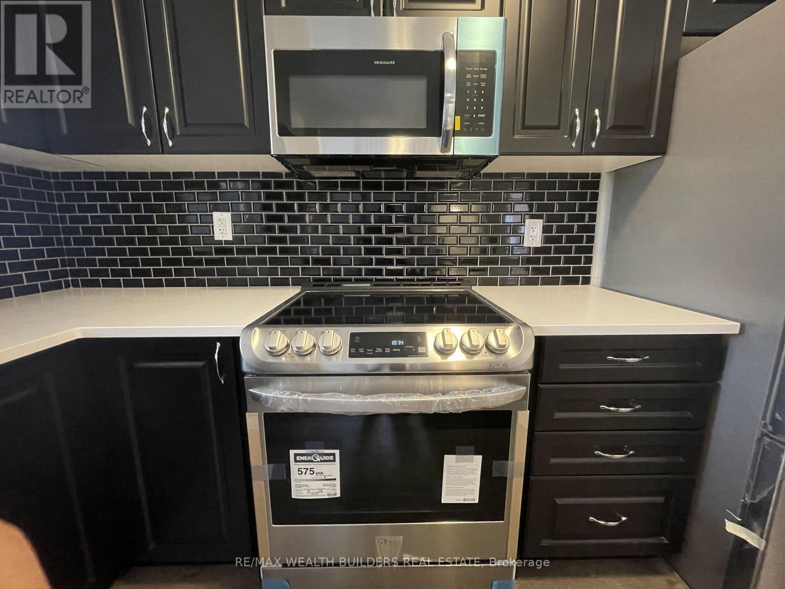 1260 Wintergreen Place, Milton, Ontario  L9E 1S3 - Photo 9 - W12907514