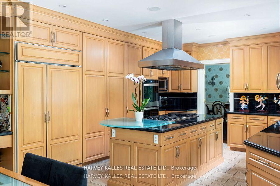 52 Berkindale Drive, Toronto, Ontario  M2L 1Z8 - Photo 9 - C12956698