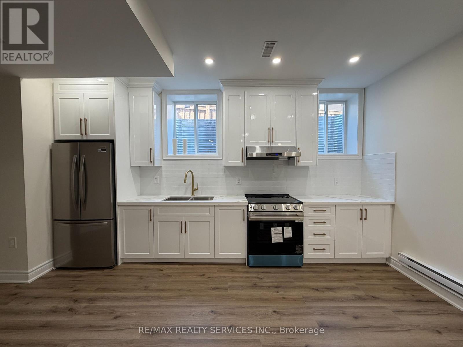 Lower - 3461 Mosley Gate, Oakville, Ontario L6H 0Y8 - Photo 4 - W12943462