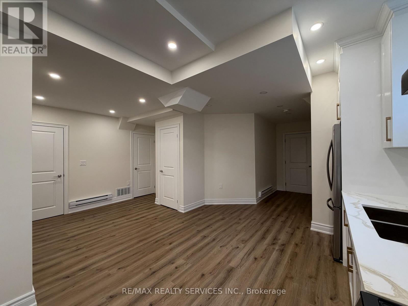 Lower - 3461 Mosley Gate, Oakville, Ontario L6H 0Y8 - Photo 5 - W12943462