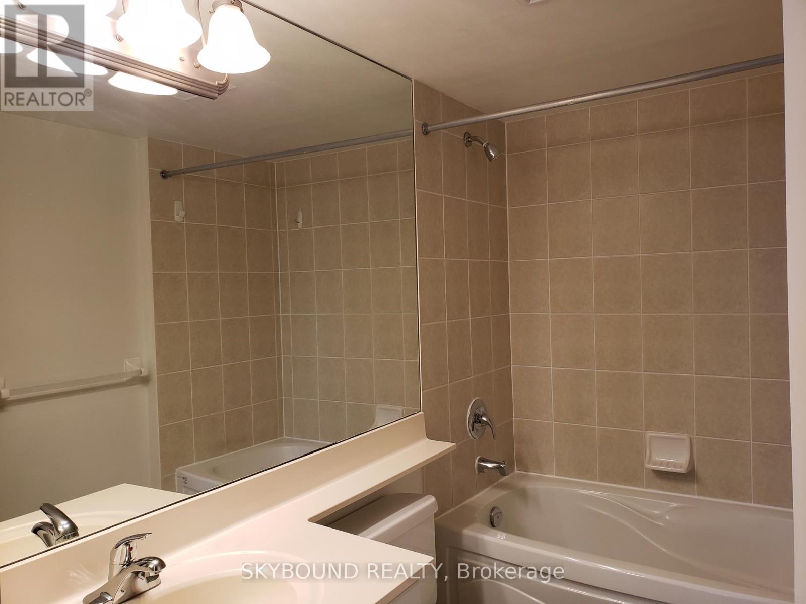 415 - 3880 Duke Of York Boulevard, Mississauga, Ontario  L5B 4M7 - Photo 11 - W12956702