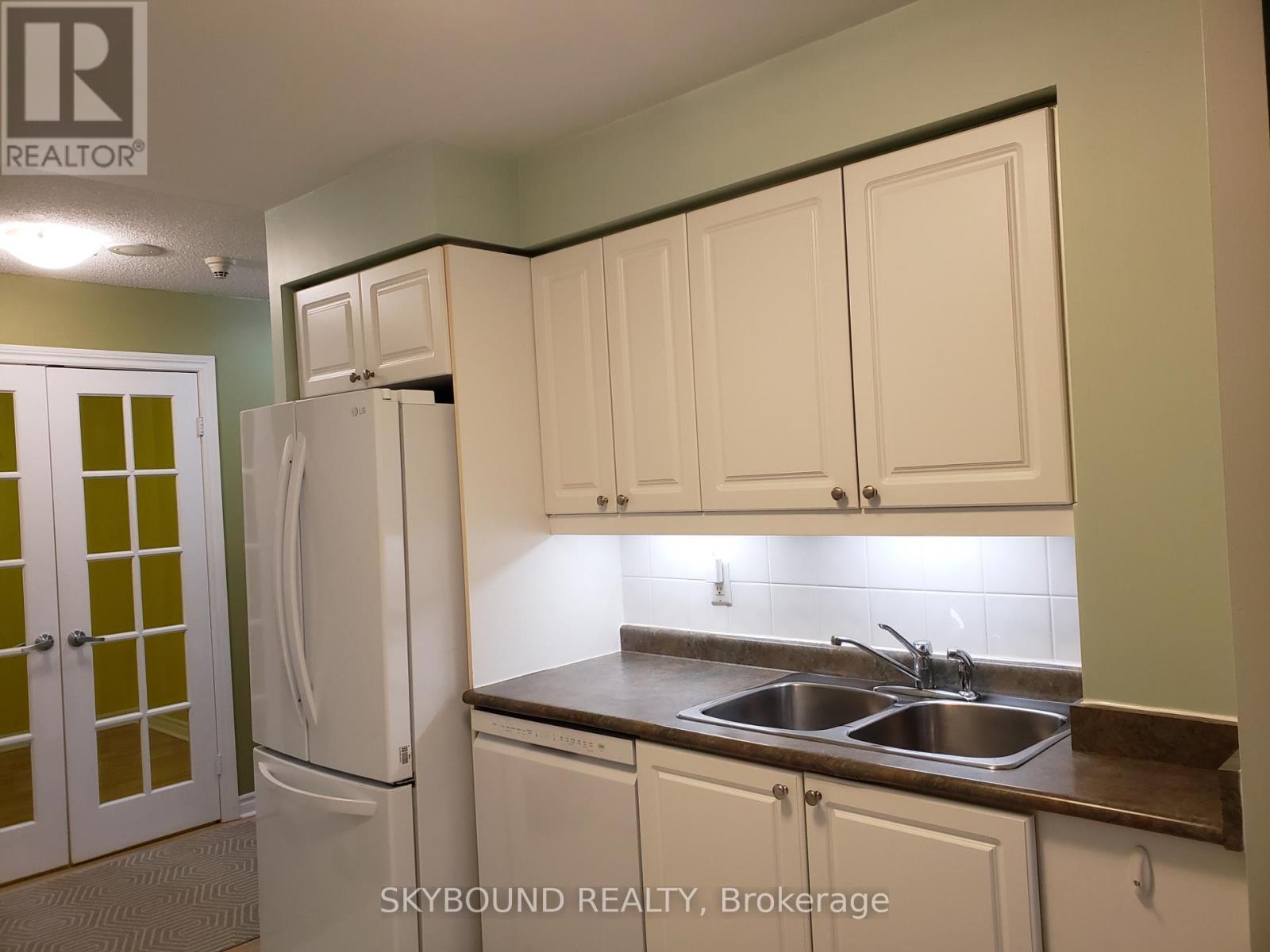 415 - 3880 Duke Of York Boulevard, Mississauga, Ontario  L5B 4M7 - Photo 4 - W12956702