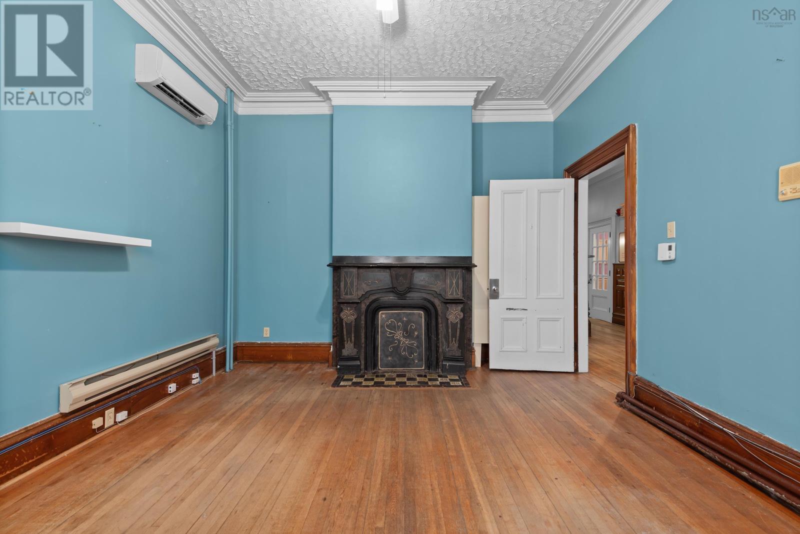 48 Elm Street, Bridgewater, Nova Scotia  B4V 2V4 - Photo 9 - 202601069